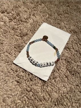 Light Blue 'GOOD VIBES' Beaded Bracelet